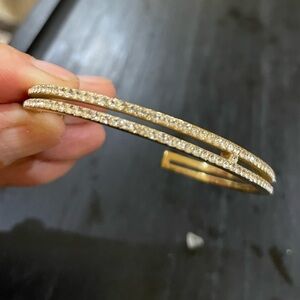 NWOT HENRI BENDEL Elegant Gold and crystal Bangle Bracelet